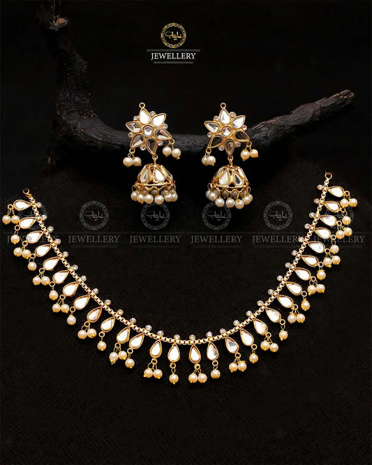 Elegant Mirror Choker